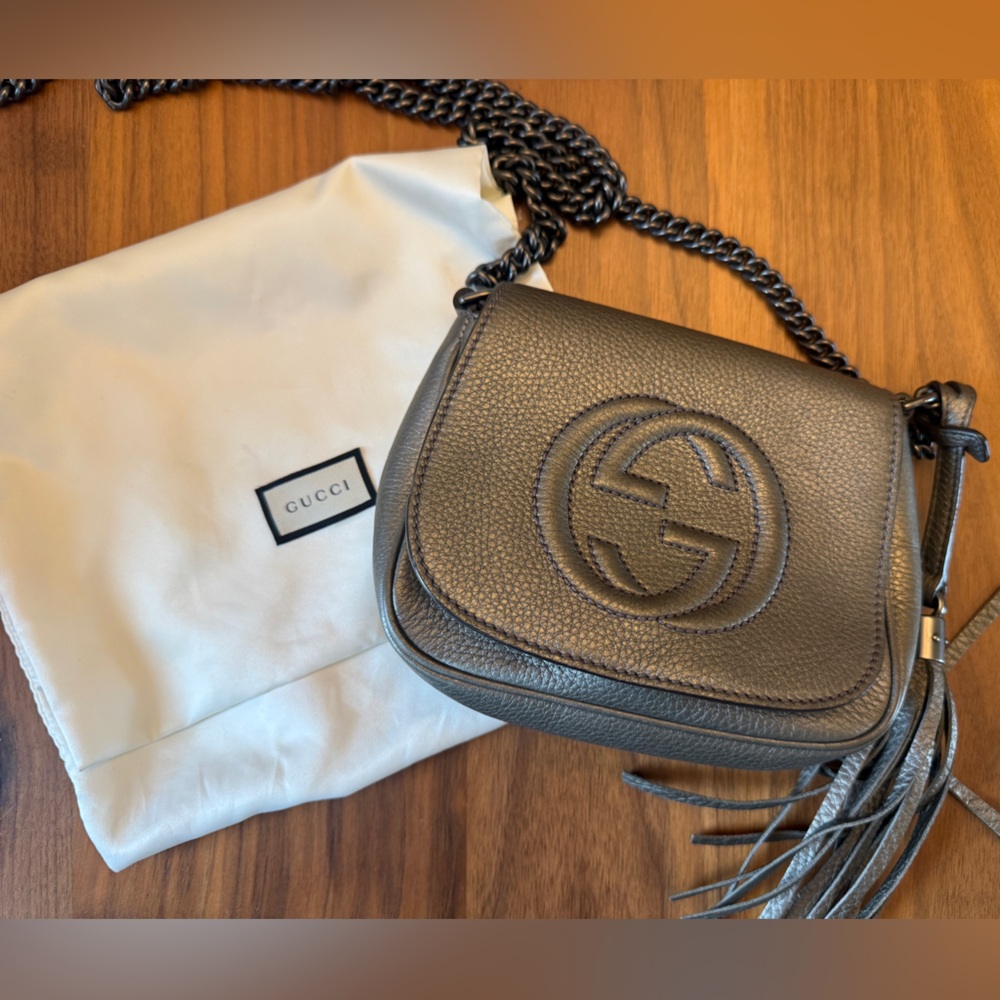 Gucci Metallic Gray Soho Disco Leather Crossbody Bag